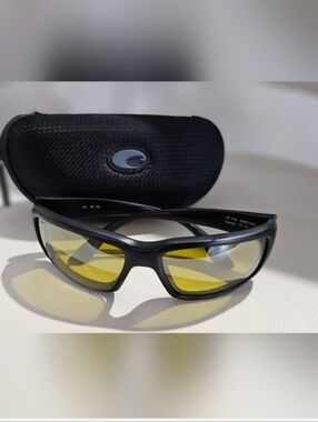 Costa Del Mar Fantail TFO1 Matte Black Yellow Amber Lens Sport Sunglasses w Case
